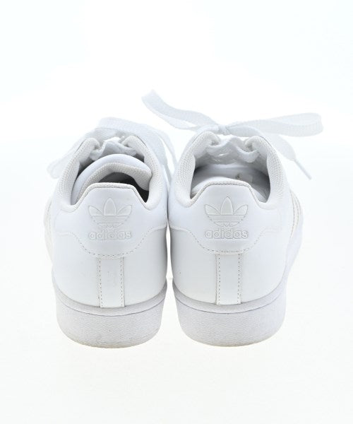 adidas 運動鞋