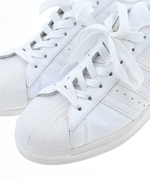 adidas 運動鞋