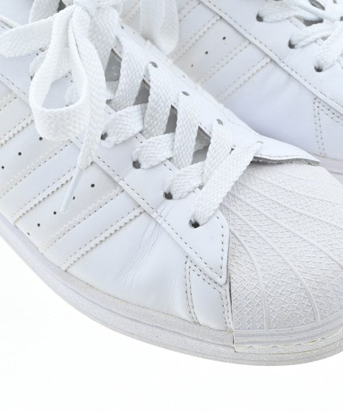 adidas 運動鞋