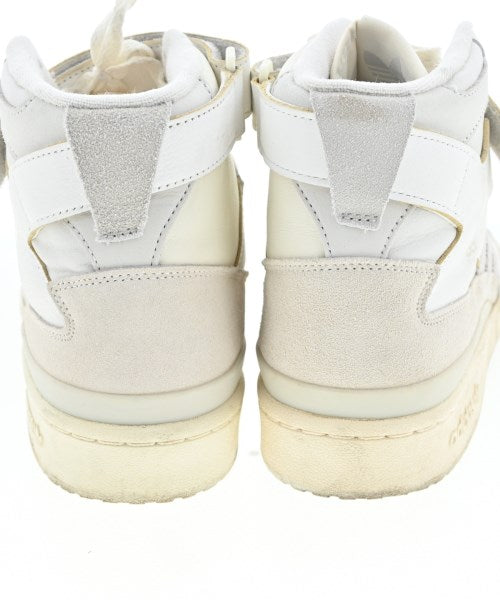 adidas 運動鞋