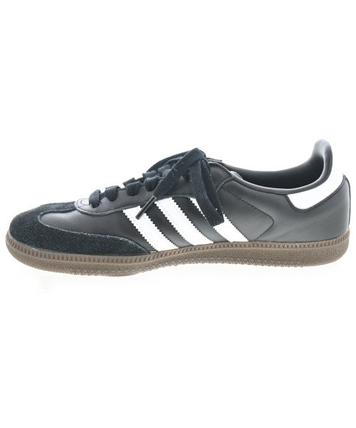 adidas 運動鞋