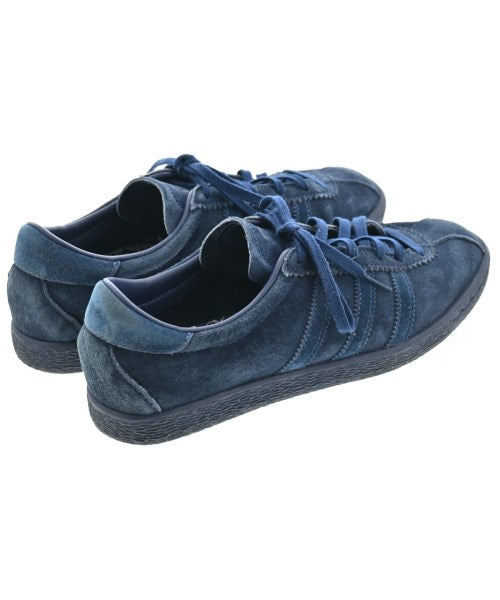adidas 運動鞋
