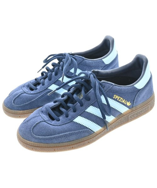 adidas 運動鞋