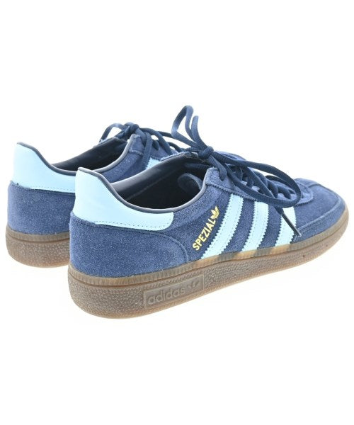 adidas 運動鞋
