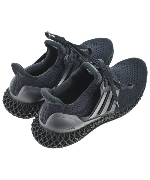 adidas 運動鞋