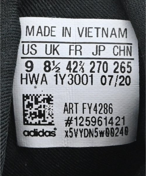 adidas 運動鞋