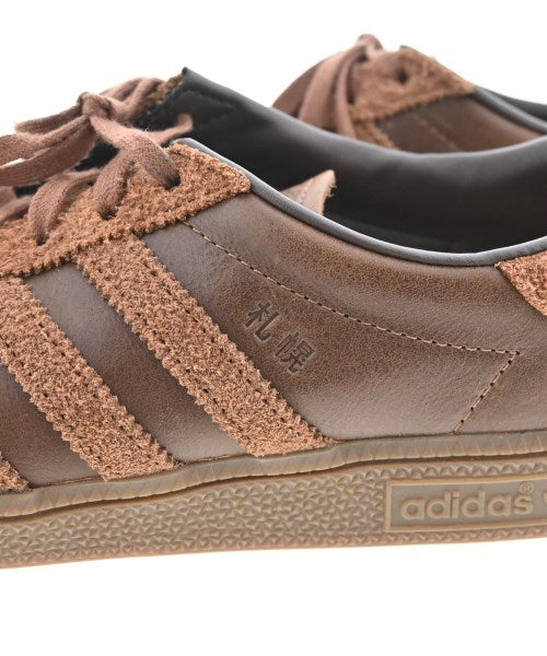 adidas 運動鞋