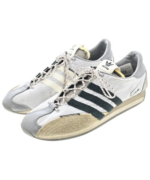 adidas 運動鞋