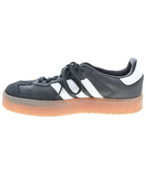 adidas 運動鞋