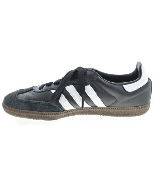 adidas 運動鞋