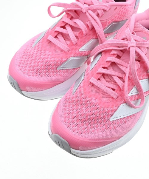 adidas 運動鞋