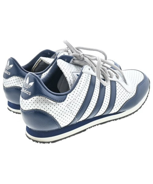 adidas 運動鞋