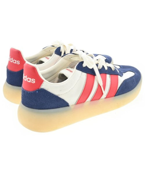 adidas 運動鞋
