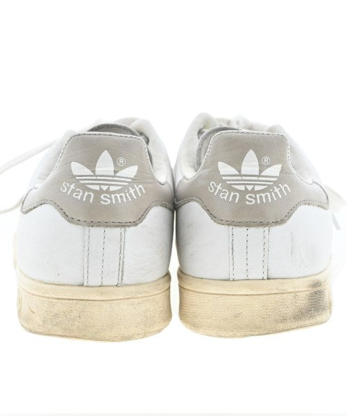 adidas 運動鞋