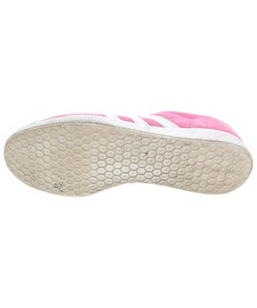 adidas 運動鞋