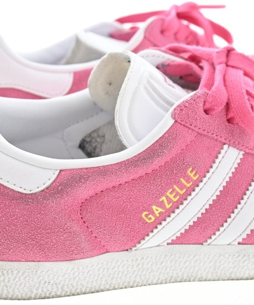 adidas 運動鞋