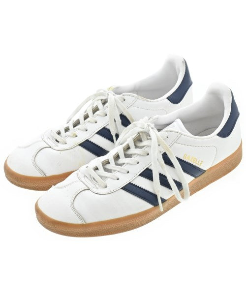 adidas 運動鞋