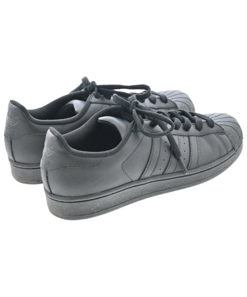 adidas 運動鞋
