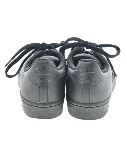 adidas 運動鞋