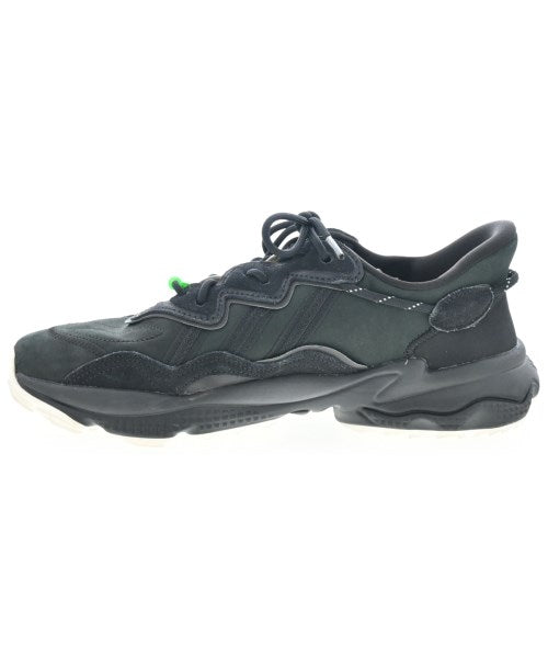adidas 運動鞋