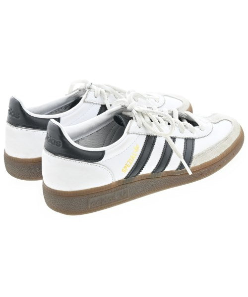 adidas 運動鞋