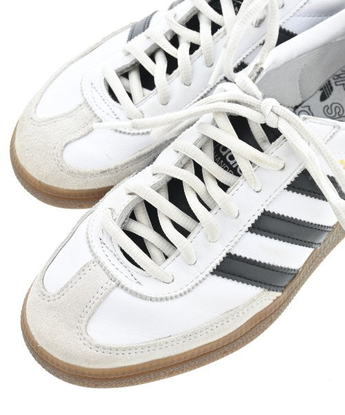adidas 運動鞋
