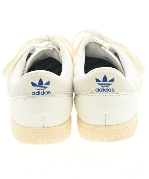 adidas 運動鞋