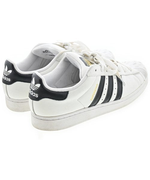 adidas 運動鞋