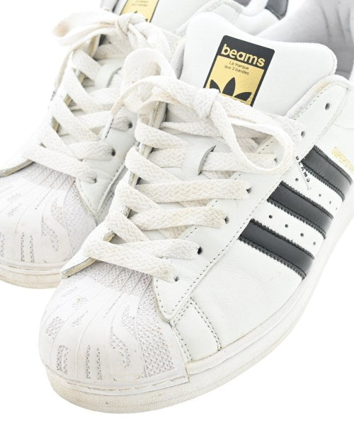 adidas 運動鞋