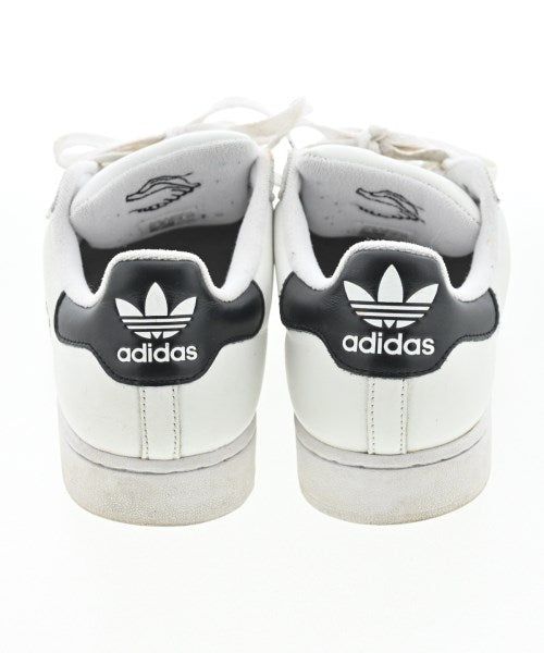 adidas 運動鞋