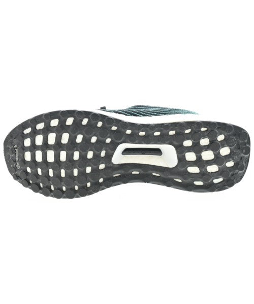 adidas 運動鞋