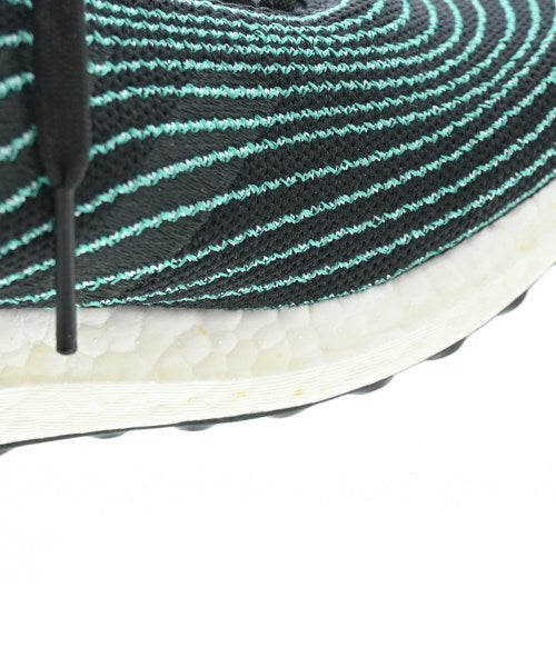adidas 運動鞋