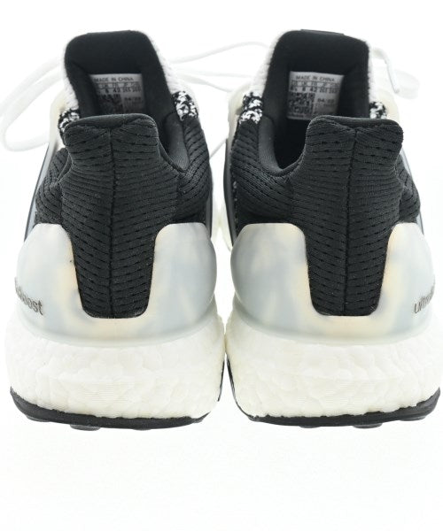 adidas 運動鞋