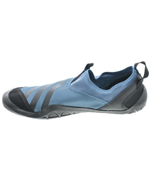 adidas 運動鞋