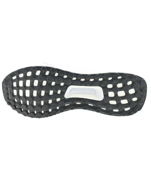adidas 運動鞋