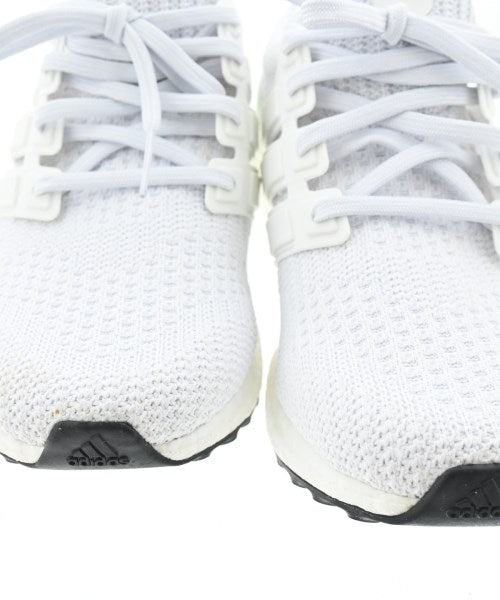 adidas 運動鞋