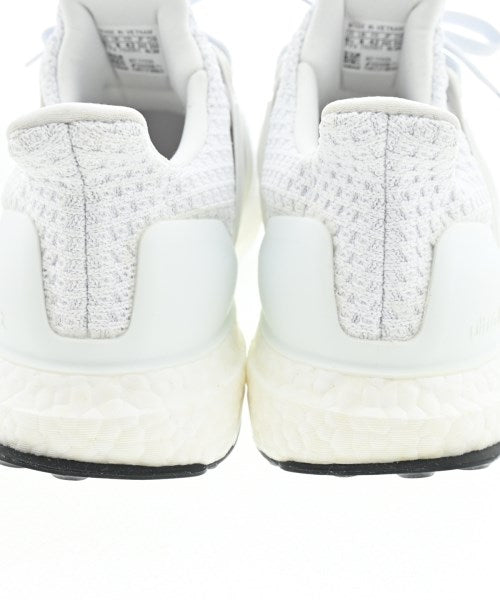adidas 運動鞋