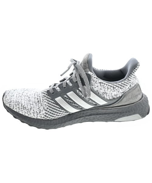 adidas 運動鞋