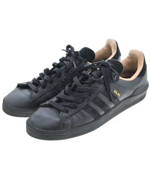 adidas 運動鞋