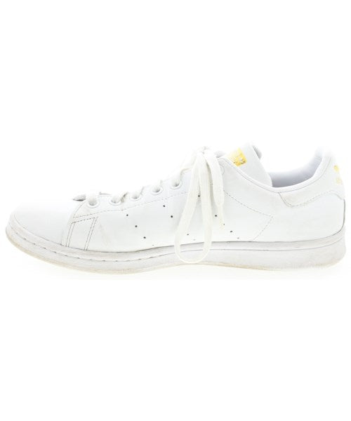 adidas 運動鞋