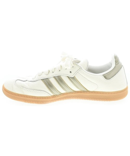 adidas 運動鞋