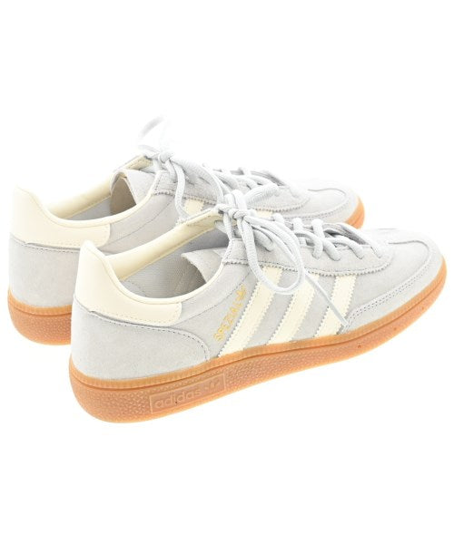 adidas 運動鞋