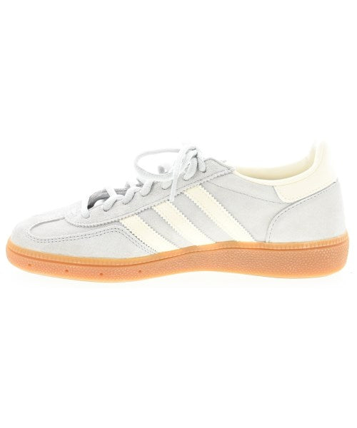 adidas 運動鞋