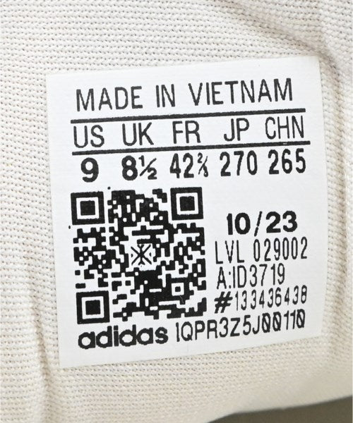 adidas 運動鞋