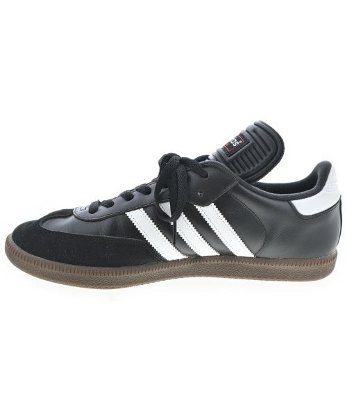 adidas 運動鞋