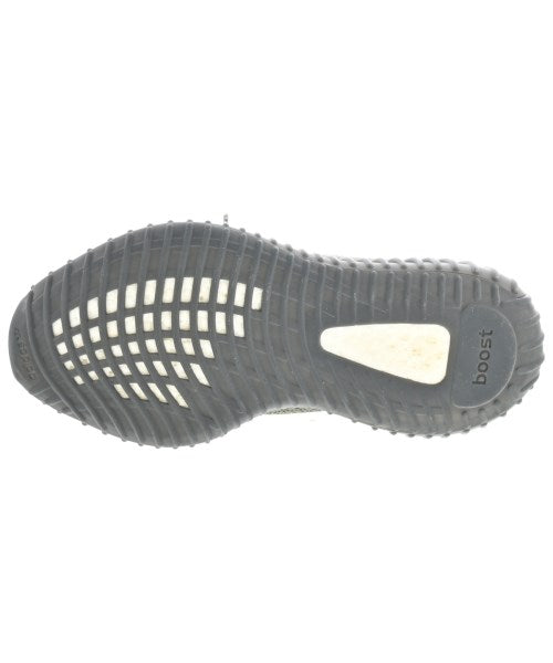 adidas 運動鞋