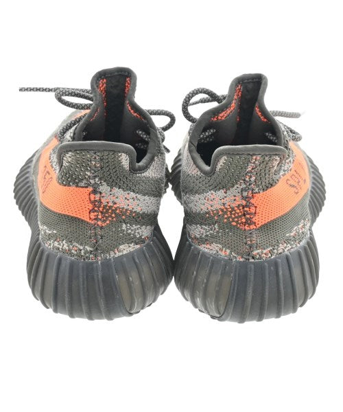 adidas 運動鞋
