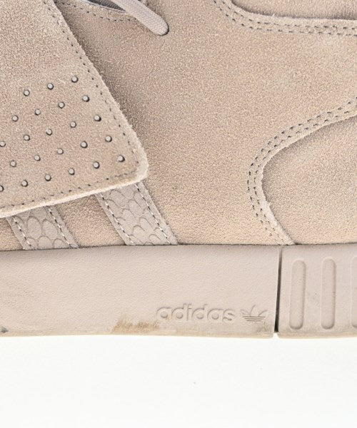 adidas 運動鞋