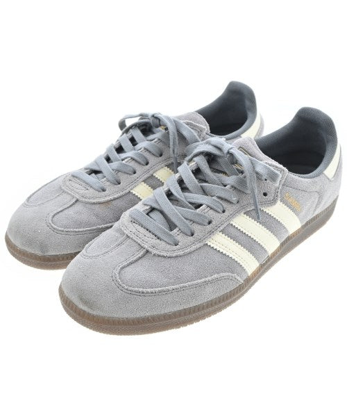 adidas 運動鞋
