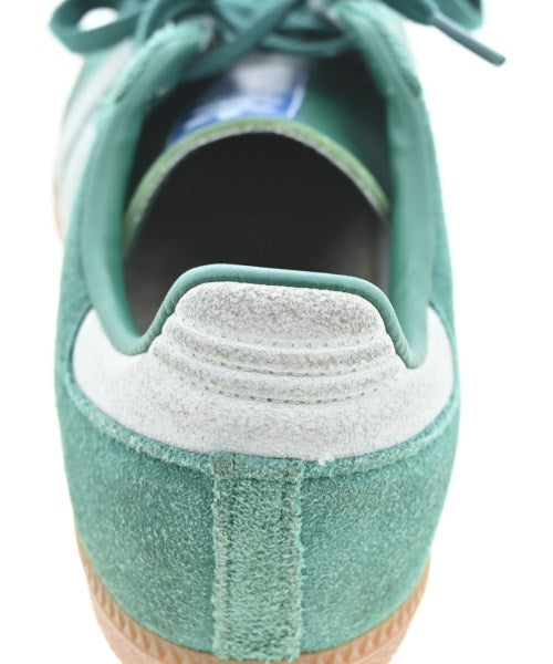 adidas 運動鞋